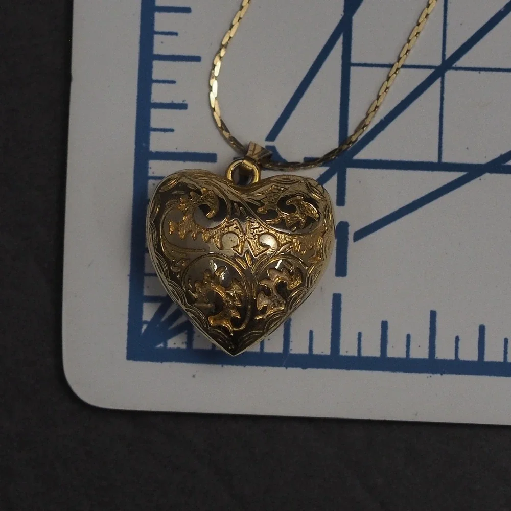 Unbranded this necklace